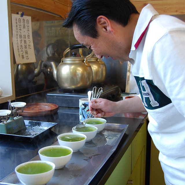 写真：津軽金山焼の急須