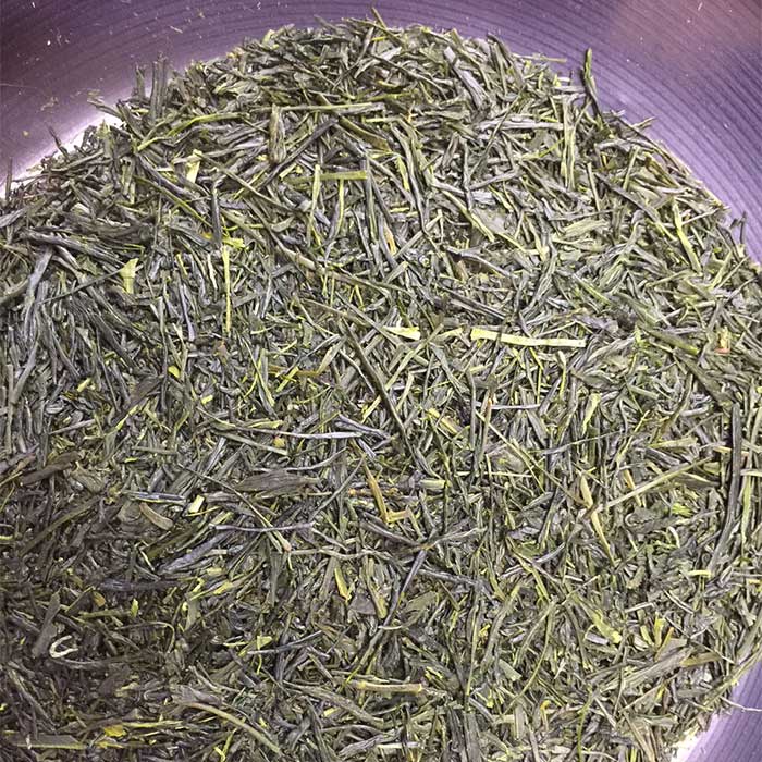 写真：普通蒸し煎茶の茶葉