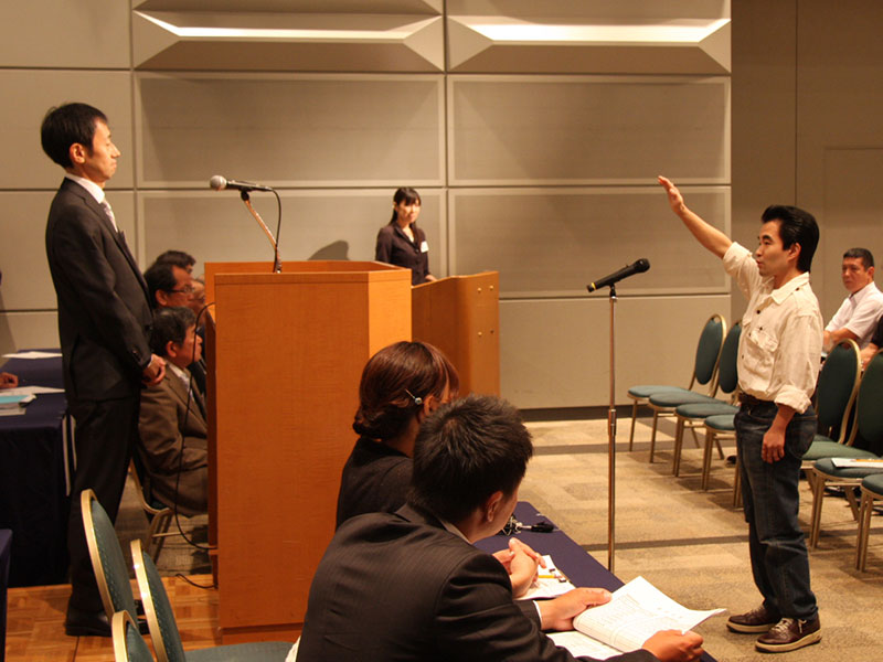 写真：選手宣誓の様子