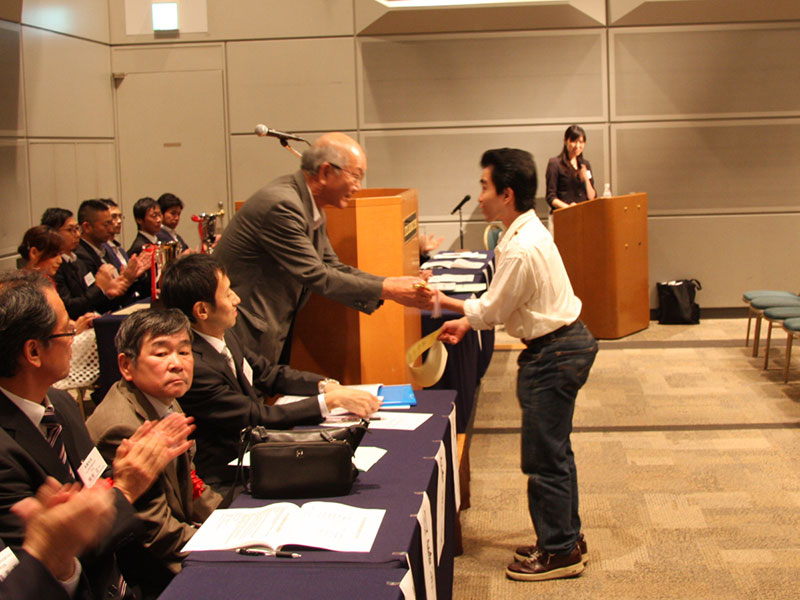 写真：表彰の様子