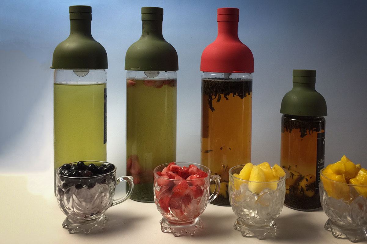 写真：フィルターインボトルで作ったフルーツティ