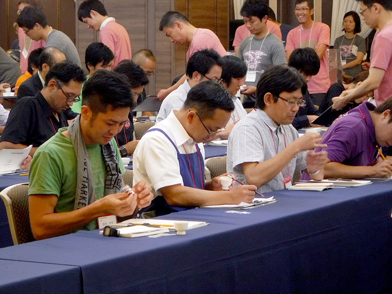 写真：第四審査の小原選手の様子