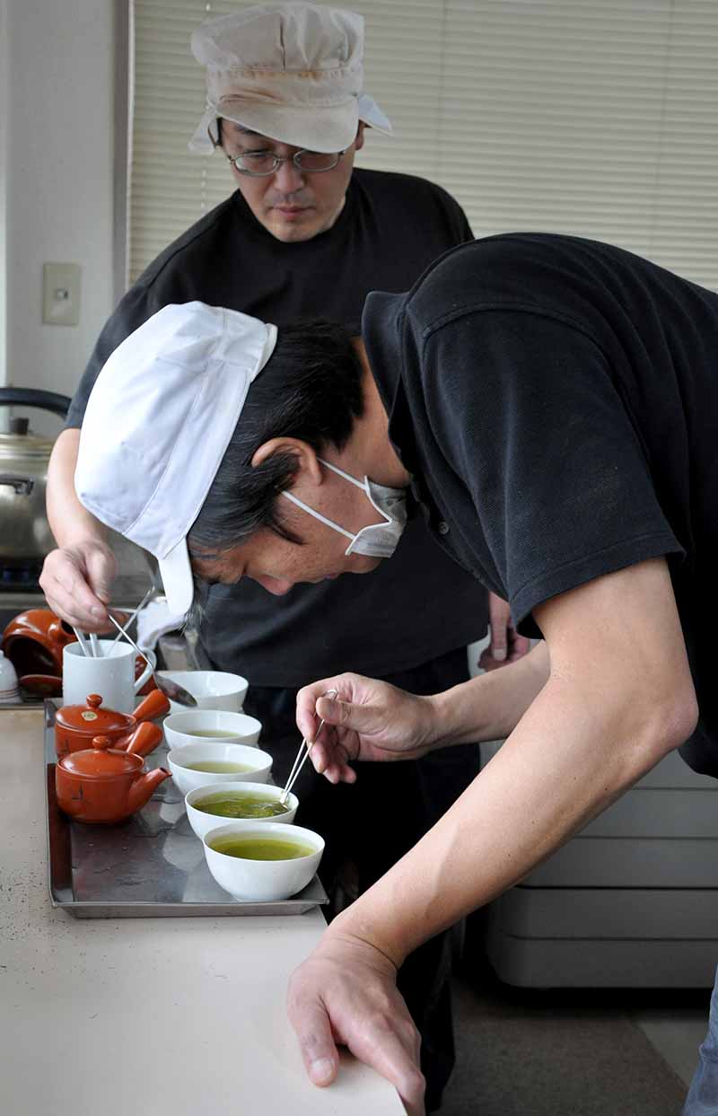 写真:拝見の様子